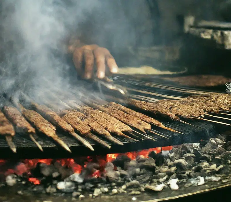 A Comprehensive Guide to Enjoying Iraqi Kabab with Traditional Appetizers